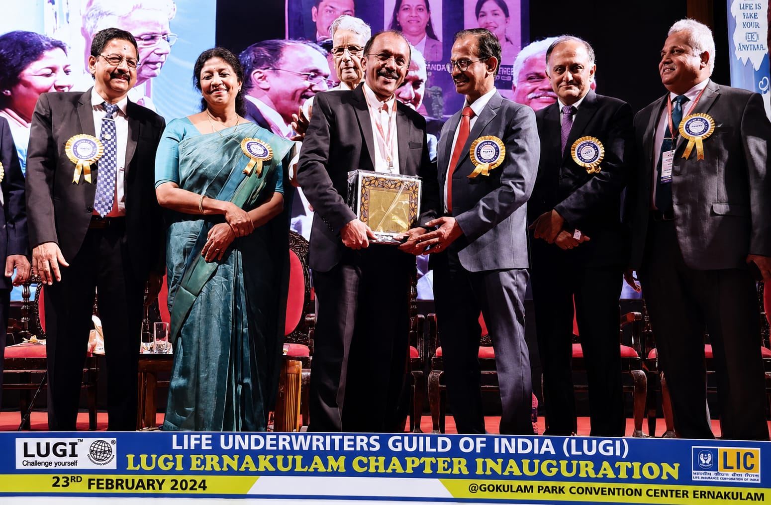 Honored to receive a memento from LIC Chairman Mr. Doraiswamy Sir at the LUGI Ernakulam Chapter Inauguration